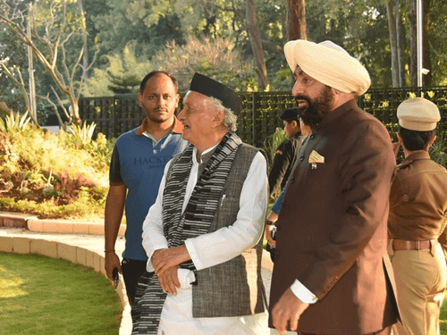 Former CM Mr. Bhagat Singh Koshyari met Governor Gurmeet Singh