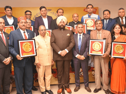 Governor Gurmeet Singh participated in the 'Dedication and Honor' ceremony