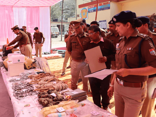 SSP Shweta Choubey conducted annual inspection of Laxmanjhula police station