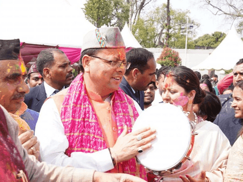 Holi Milan program was organized at Chief Minister's residence
