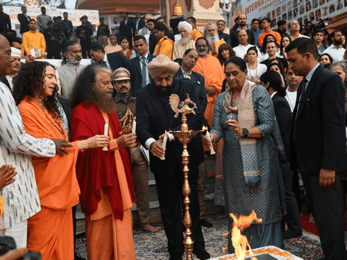 Governor Gurmit Singh participated in Ganga Aarti in Rishikesh