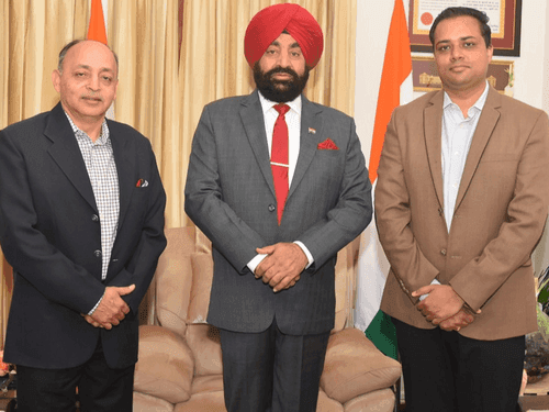 Vice Admiral and CEO of Cantt Board met Governor Gurmit Singh