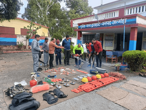 Dwarahat Police practiced weapons, riot control and disaster equipment