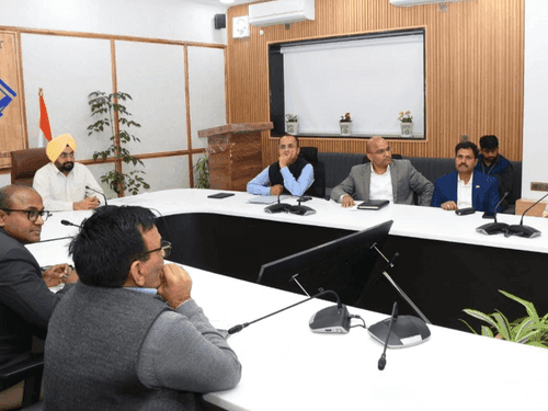 Chief Secretary holds meeting regarding data lake