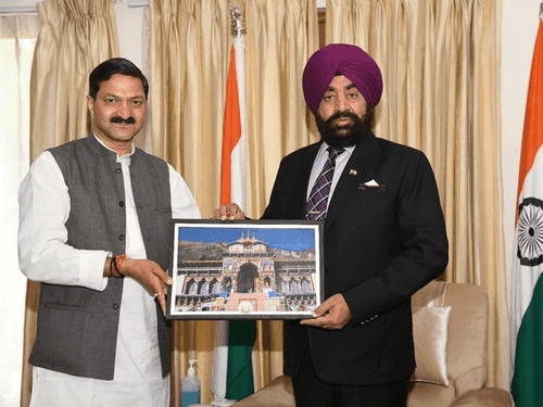 Chairman of Shri Badrinath-Kedarnath Temple Committee meets Governor Gurmit Singh