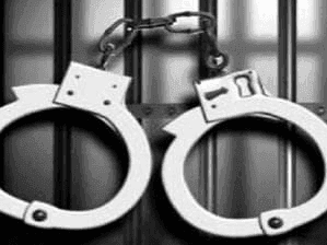 Smuggler arrested with 18 bottles of illegal English liquor