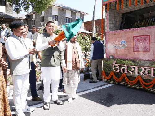 CM Dhami did the flag off for the display of 'Manaskhand' tableau