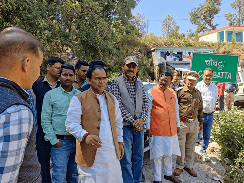 Minister Dr. Dhan Singh Rawat inspected the proposed parking lot