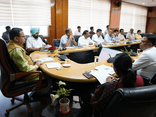 CM Dhami reviewed the drinking water department in the secretariat