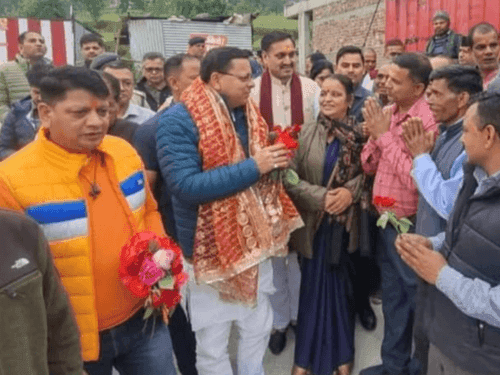 CM Dhami reached Guptkashi and met local public representatives and residents