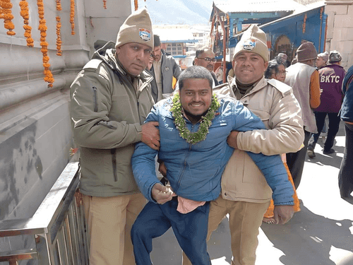 Police made Hari Darshan to Divyang devotee