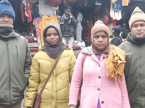 During Badrinath Darshan, separated devotees were handed over to their relatives