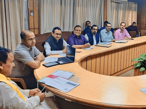 Minister Dr. Dhan Singh Rawat took a review meeting of the Higher Education Department