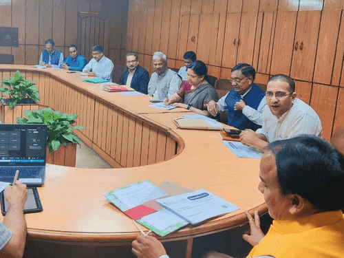 Minister Dr. Dhan Singh Rawat took a review meeting of the Higher Education Department