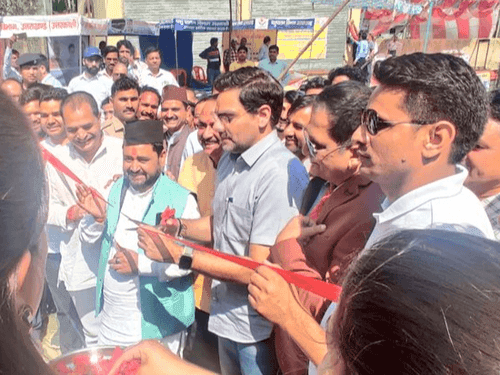 Animal Husbandry Minister Saurabh Bahuguna visited Chinyalisaur area