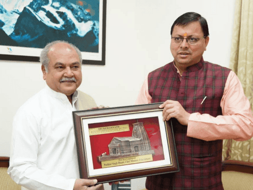 CM Dhami made a courtesy call on Union Agriculture Minister Shri Narendra Singh Tomar