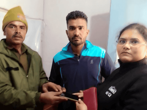 Police found the lost phone and handed it over to its owner