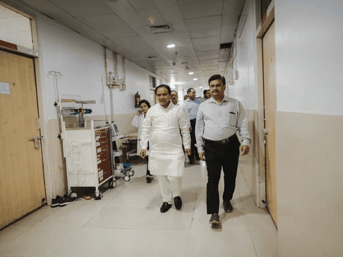 Health Minister Dr. Dhan Singh Rawat met Rishikesh AIIMS Director Dr. Meenu Singh