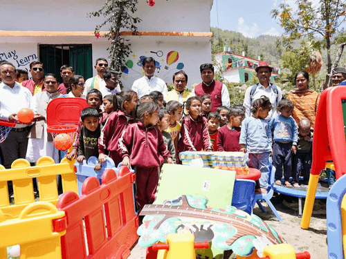 Education Minister Dr. Dhan Singh Rawat participated in Bal Vatika goods distribution program