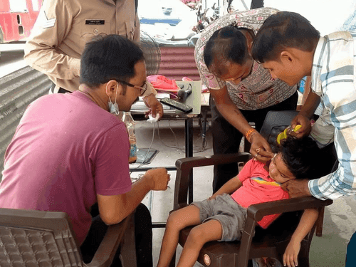 First aid was given to the injured girl child during Maa Purnagiri fair darshan