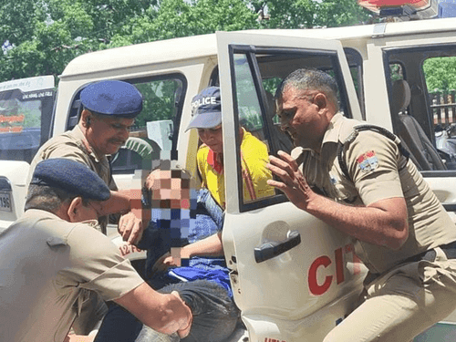 Pauri Police and SDRF rescue a woman drowning in Alaknanda river