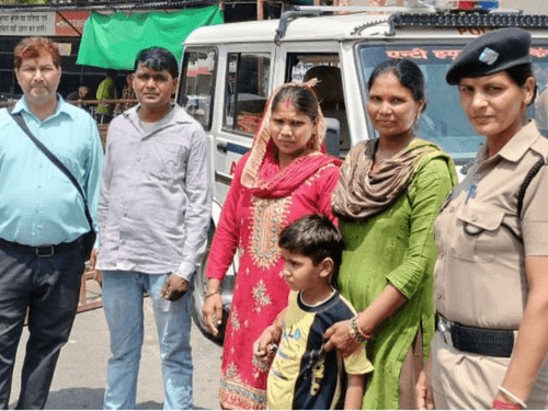 ANTF team handed over the lost child to his relatives