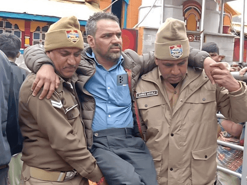 Message of friendship, service, security is being given by Uttarakhand Police