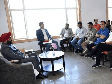 Governor Gurmit Singh held a meeting with the office bearers of Hotel Association