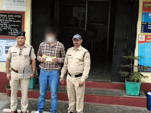 Smuggler arrested with 2.60 grams of illegal smack