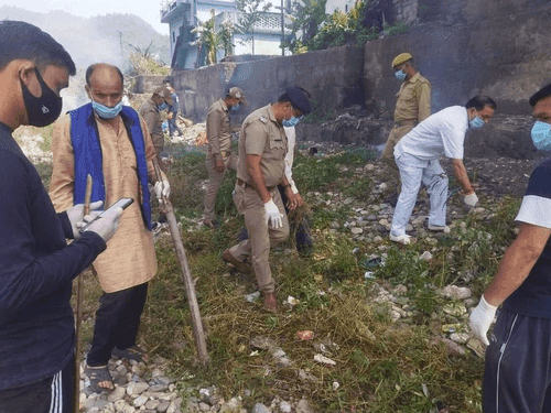 Cleanliness campaign launched by Almora Police in Ramganga river