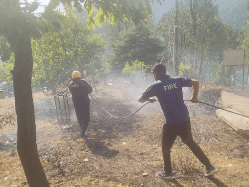 Fire station Bageshwar got control over forest fire