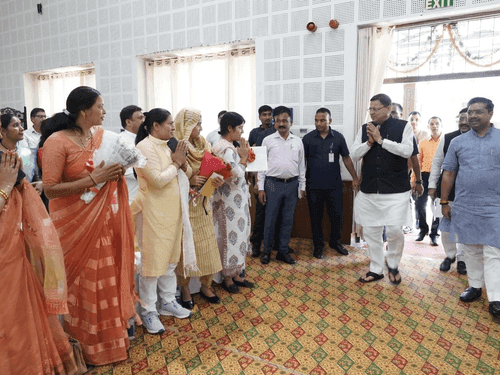 CM Dhami participated in dialogue program with block heads