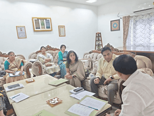 Health Minister Dr. Dhan Singh Rawat took a review meeting of Medical Health and National Health Mission