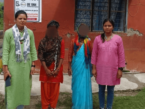 Almora Police handed over the missing girl to her relatives