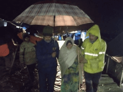 Health of female devotee worsened, SDRF rushed her to hospital
