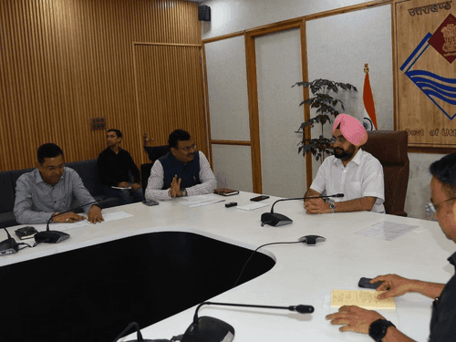 CS Dr. S.S. Sandhu gave instructions to speed up parking construction activities