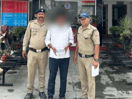 Nainital Police arrested the fraudster who cheated lakhs