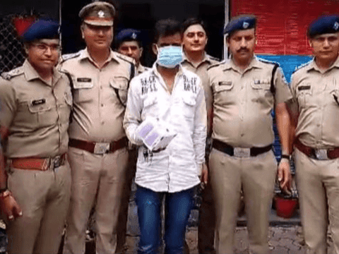 Accused arrested with stolen goods worth about 9 lakhs